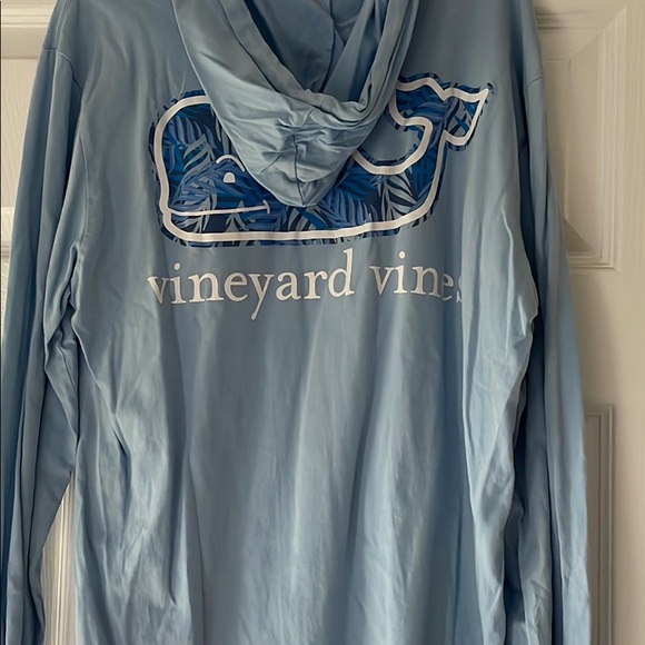 Vineyard Vines long sleeved - Picture 3 of 5